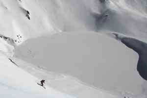 ski au dessus du lac d'Oncet